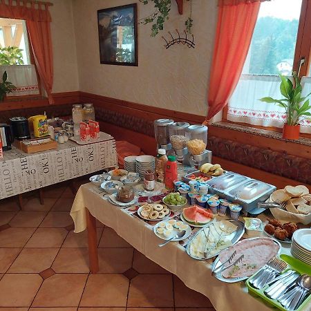 Guesthouse Mesec Zaplana วิเรอนีกา ภายนอก รูปภาพ
